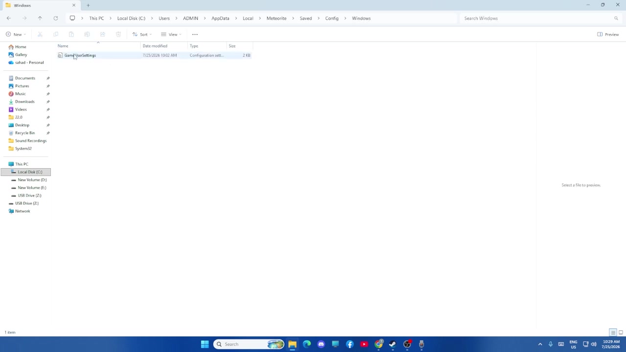 The source shows the separate Windows folder used for its configuration-file location.